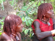 plemię Hamer - kobiety ciało i włosy smarują ochrą