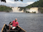 Park Canaima - wodospady El Sapo i El Hacha - i łódeczka rusza w rejs 
